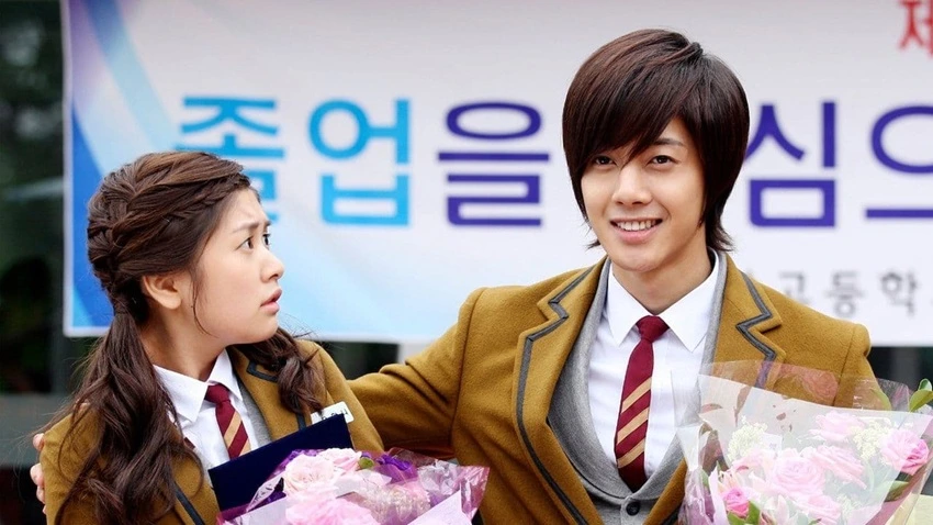 Download Playful Kiss | 2010 | Season 1 | Hindi Dubbed (ORG) | Complete All Episodes | K-Drama Tv Series | AllMoviesHub